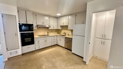 52 Genoa Pl in San Francisco, CA - Building Photo - Building Photo