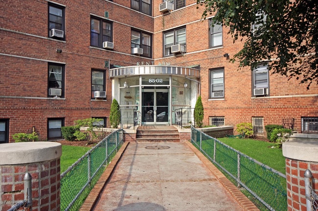 Kent Arms Apartments in Jamaica, NY - Foto de edificio - Building Photo