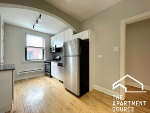 2322 N Rockwell St, Unit A1 in Chicago, IL - Building Photo - Building Photo