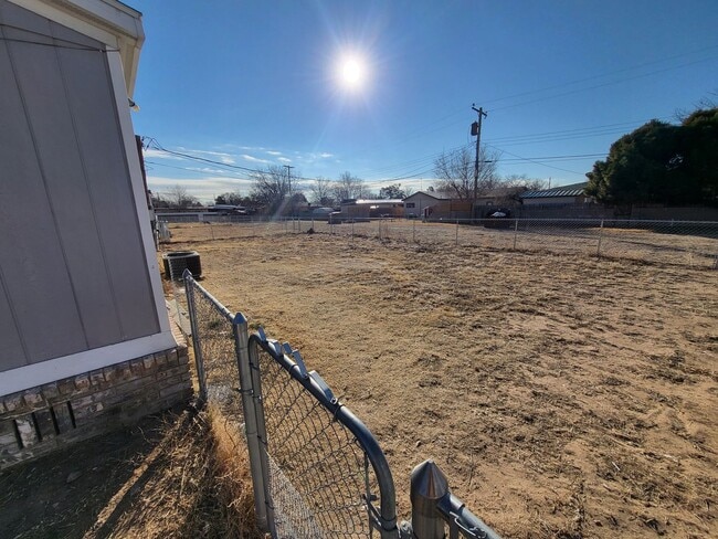 1509 Arizona Dr in Portales, NM - Building Photo - Building Photo