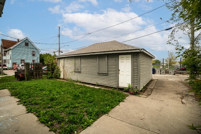 525 N 34th St in Milwaukee, WI - Building Photo - Building Photo