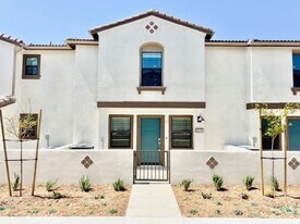 16126 Lumia Wy in Fontana, CA - Building Photo