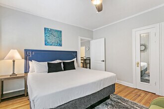 631 W Roscoe St in Chicago, IL - Building Photo - Building Photo