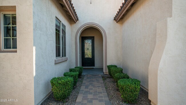 561 W Yellowstone Way in Chandler, AZ - Building Photo - Building Photo