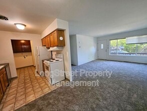 3623 SE Rhine St in Portland, OR - Building Photo - Building Photo