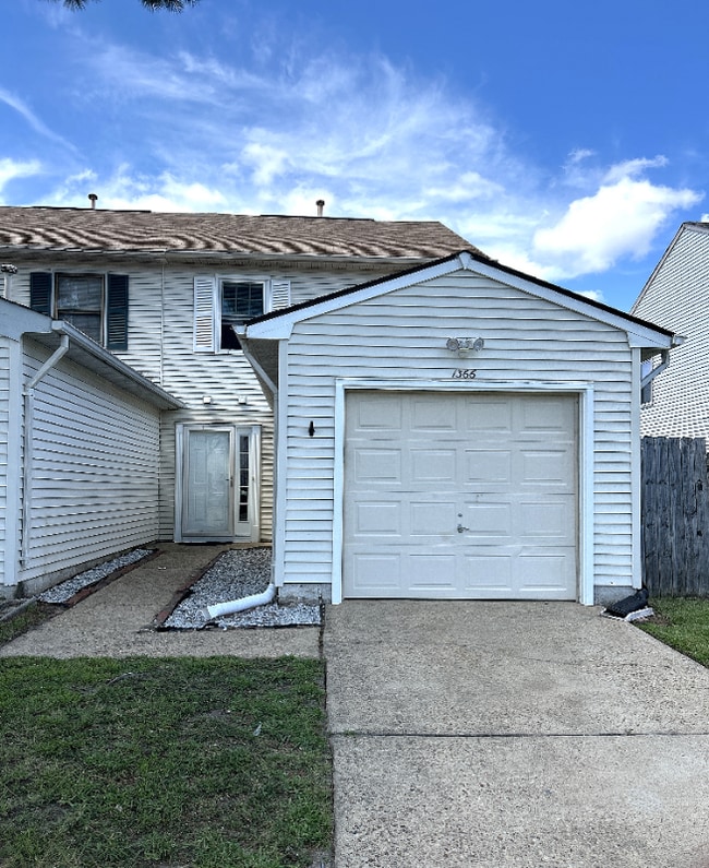 1366 Orillia Rd
