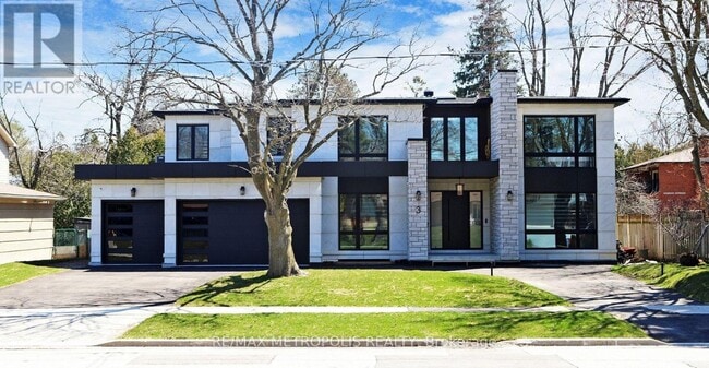 property at 3 Bonacres Ave