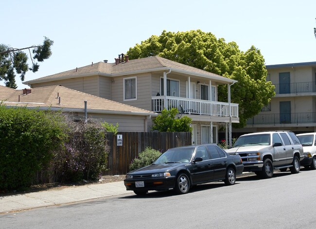 200 3rd Ave in Redwood City, CA - Foto de edificio - Building Photo