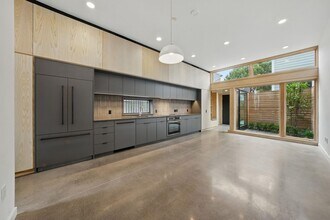 11 Beacon Ave in Jersey City, NJ - Building Photo - Building Photo