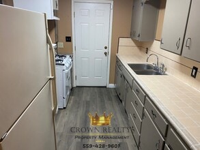 1129 W Tulare Ave in Tulare, CA - Building Photo - Building Photo