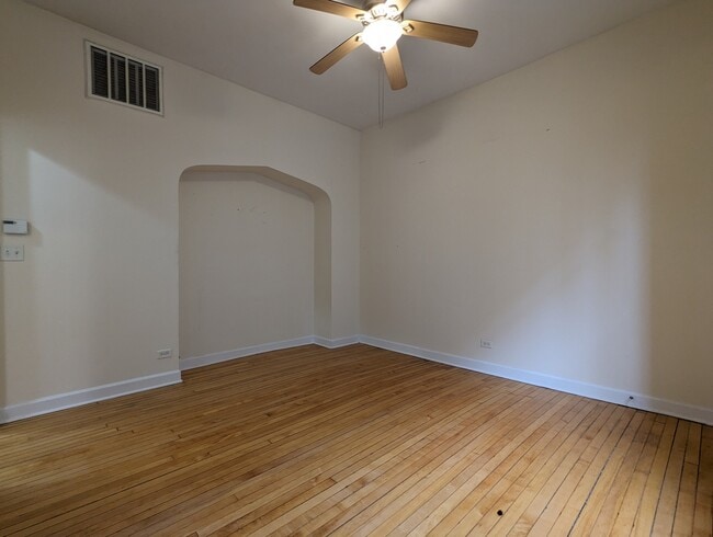 2134 W Concord Pl in Chicago, IL - Building Photo - Building Photo