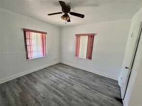 1801 NW 88th St in Miami, FL - Building Photo - Building Photo