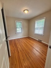 1205 Van Wie Ave in Rockford, IL - Building Photo - Building Photo