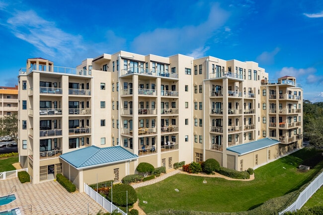 The Dunedin Grand Condominium in Dunedin, FL - Building Photo - Building Photo