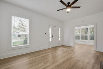 1902 David St-Unit -#A in Austin, TX - Foto de edificio - Building Photo