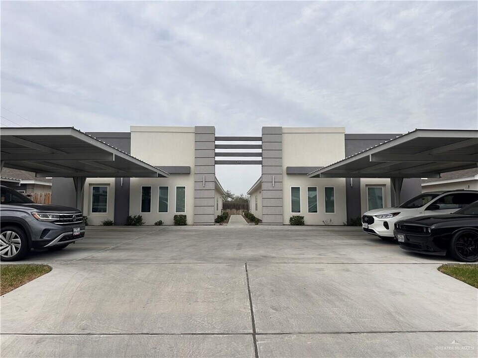 3009 W Driftwood St in Edinburg, TX - Building Photo