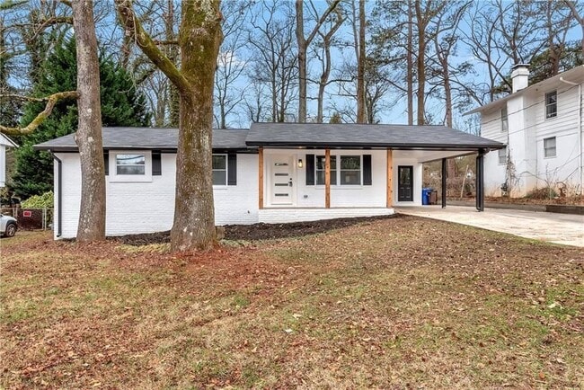 property at 3852 Pin Oak Cir