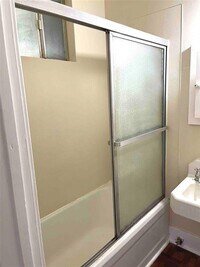 1040 Cortlandt St - 4