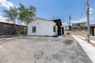 365 N 16th St in Las Vegas, NV - Building Photo - Building Photo