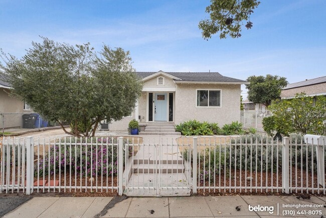 1133 W 78th St in Los Angeles, CA - Foto de edificio - Building Photo