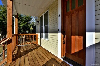 127 Pine St in Wurtsboro, NY - Building Photo - Building Photo