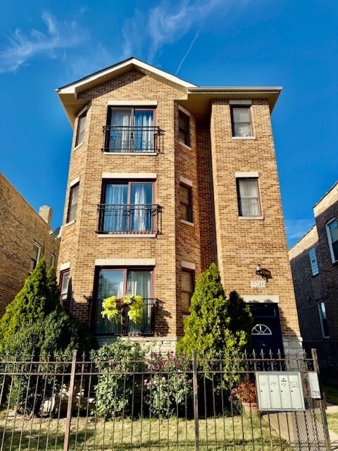 3246 W Warren Blvd in Chicago, IL - Building Photo