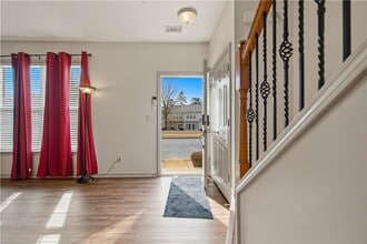 2992 Deerborne Ct in Atlanta, GA - Foto de edificio - Building Photo