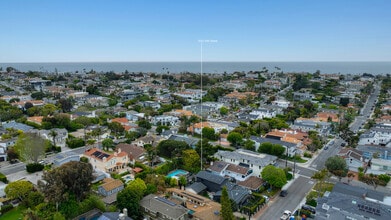 1012 10th St in Manhattan Beach, CA - Building Photo - Building Photo
