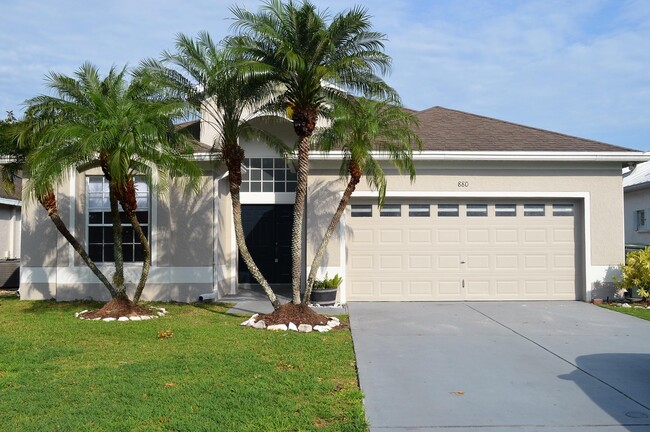 property at 880 NW Waterlily Pl