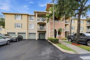 6559 Emerald Dunes Dr, Unit 308 in West Palm Beach, FL - Building Photo