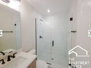 2237.5 N Bissell St, Unit 1E in Chicago, IL - Foto de edificio - Building Photo