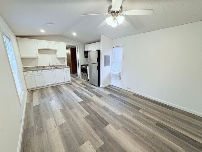 930 Cedar Village Ln in Seneca, SC - Building Photo - Building Photo