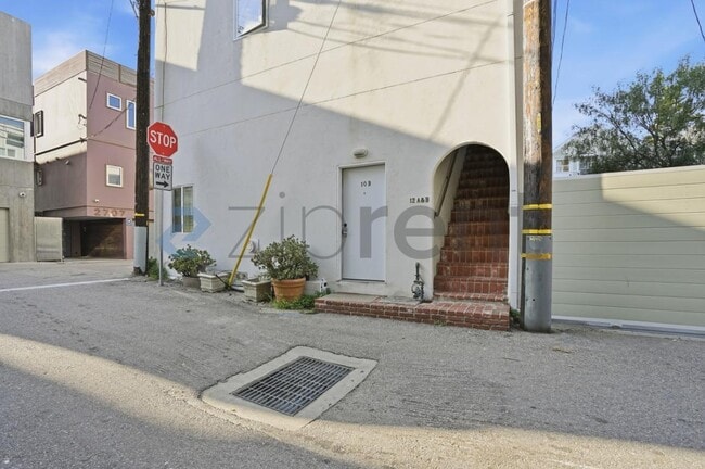 10 27th Ave in Los Angeles, CA - Building Photo - Building Photo