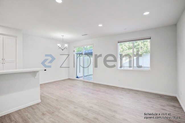 14901 Castille Way in Los Angeles, CA - Building Photo - Building Photo