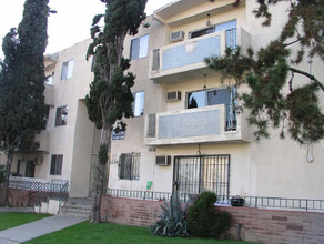 1259 Ardmore Ave in Los Angeles, CA - Building Photo - Building Photo