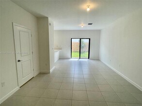 23033 SW 129th Pl in Goulds, FL - Building Photo - Building Photo