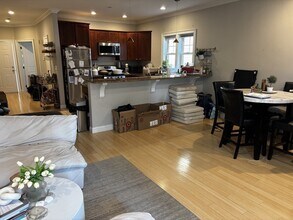 18 Knowlton St, Unit 1 in Boston, MA - Building Photo - Building Photo