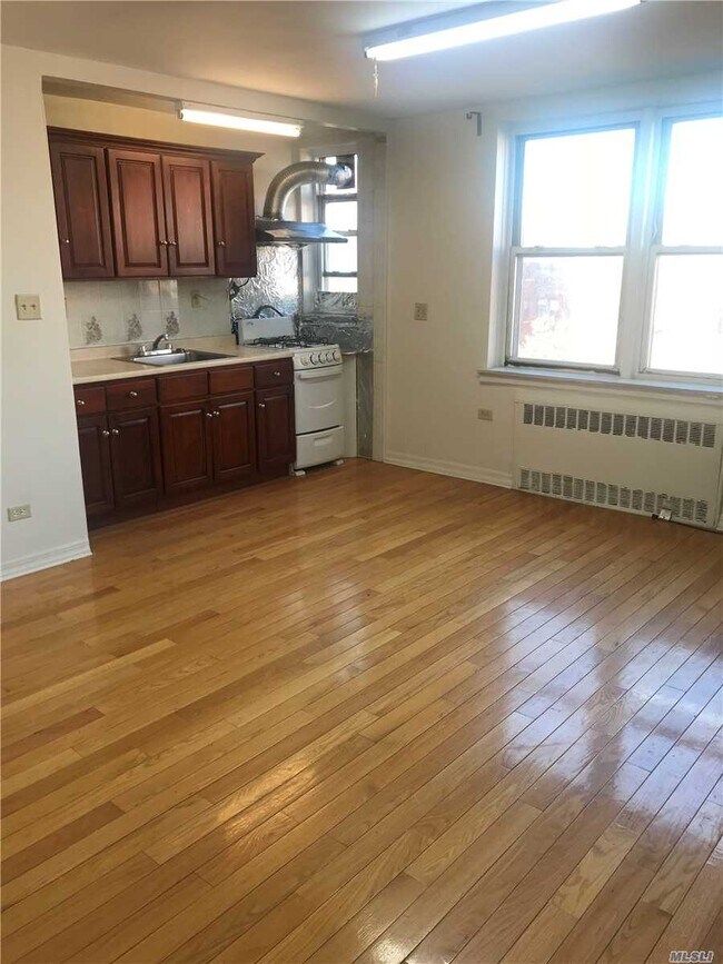 144-44 41st Ave-Unit -6P in Queens, NY - Building Photo - Building Photo