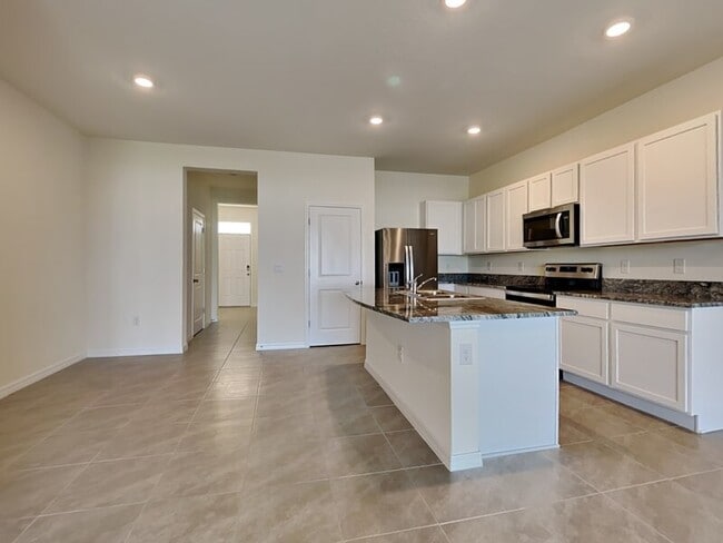 310 Mangrove Shade Cir in Apollo Beach, FL - Building Photo - Building Photo