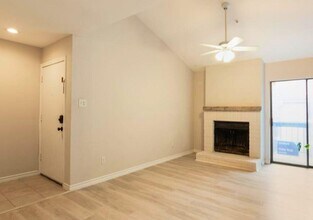 7950 N Stadium Dr in Houston, TX - Building Photo - Building Photo