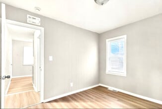 8499 Meadow Ave in Warren, MI - Building Photo - Building Photo