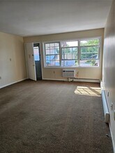 274 Hooker Ave in Poughkeepsie, NY - Building Photo - Building Photo