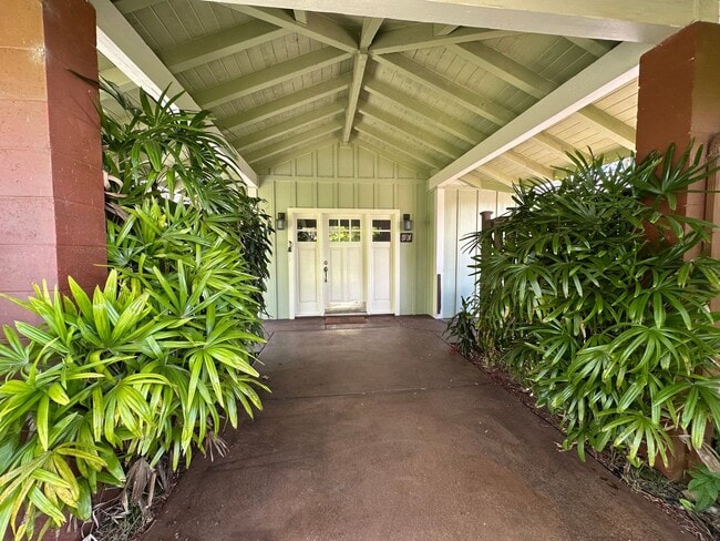 property at 60 Naniuka Pl