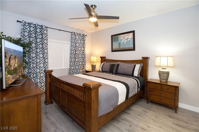 8725 W Flamingo Rd in Las Vegas, NV - Building Photo - Building Photo