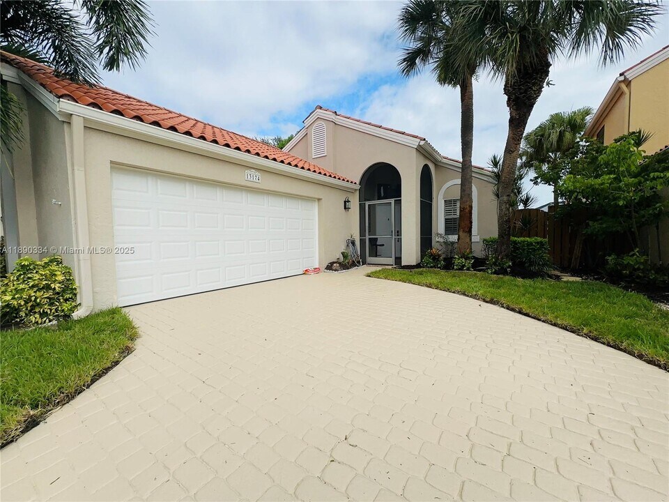 13174 La Lique Ct in West Palm Beach, FL - Building Photo