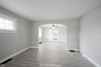 4302 E 10th St in Indianapolis, IN - Building Photo - Building Photo