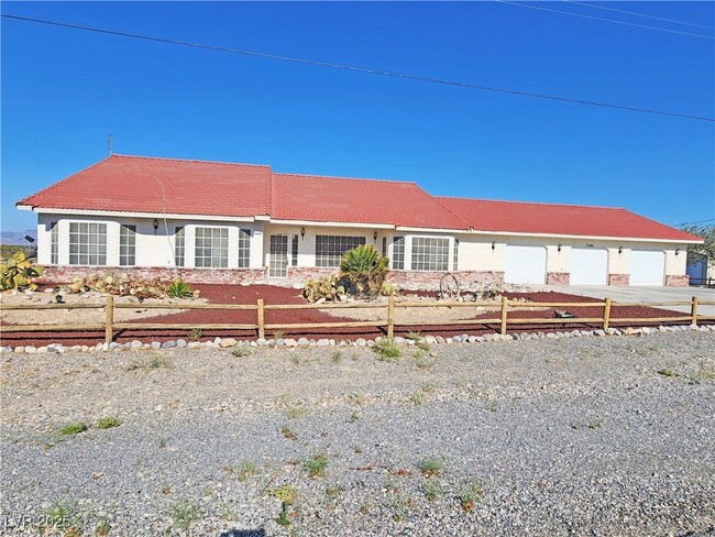 3260 Helicopter Ave in Pahrump, NV - Building Photo - Building Photo
