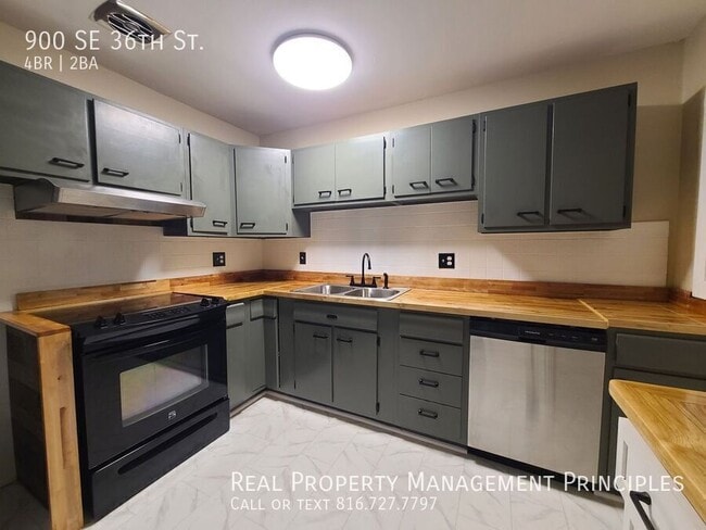 900 SE 36th St in Topeka, KS - Building Photo - Building Photo