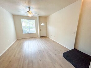 4415 SW 34th St in Gainesville, FL - Foto de edificio - Building Photo