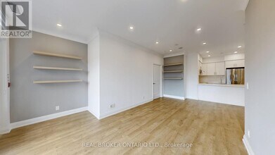 520 Steeles Ave W in Vaughan, ON - Building Photo - Building Photo